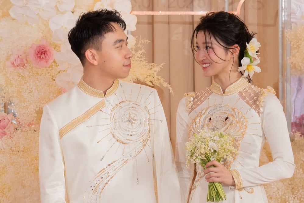 Enthüllung des einzigartigen Hochzeitskleides der Zweitplatzierten Phuong Nhi und des Geschäftsmanns Minh Hoang