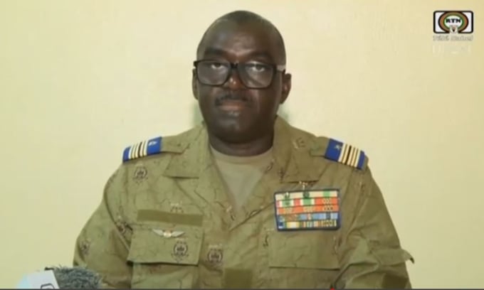 El coronel Amadou Abdramane, portavoz del gobierno militar de Níger, habló en la televisión el 31 de julio. Foto: AFP