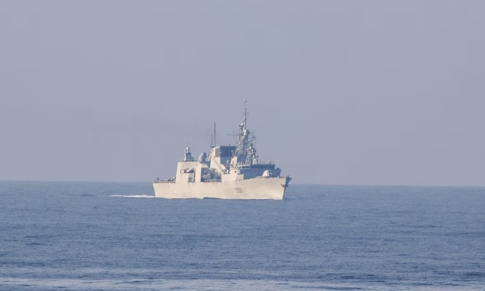 Die Raketenfregatte HMCS Montreal der kanadischen Marine durchquert am 3. Juni die Taiwanstraße. Foto: US Navy