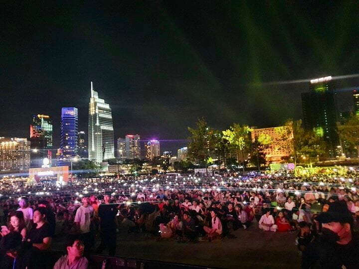 40,000 people attended the Countdown 2024 festival at Thu Thiem Park.