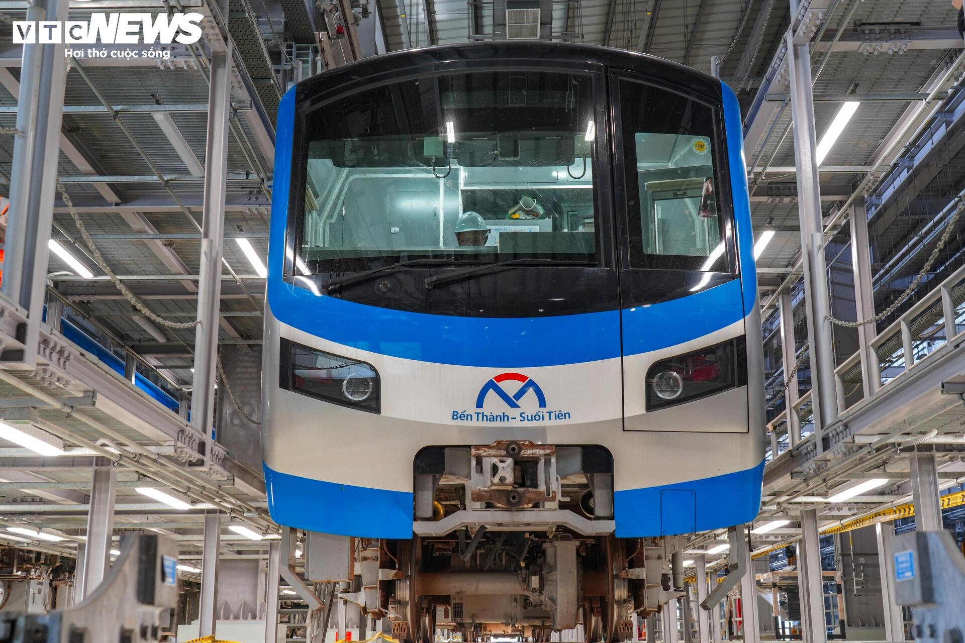 Journée de travail silencieuse de la personne qui « maintient la santé » du métro Ben Thanh - Suoi Tien - 7