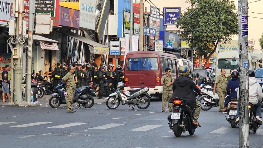 TP.HCM: Bộ Công an kiểm tra quán bar Phương Lâm xuyên đêm và cả ngày- Ảnh 4.