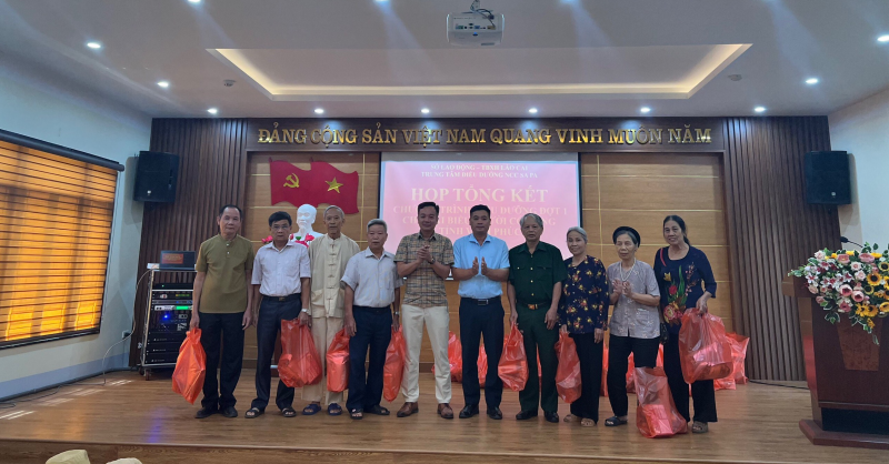 Họp tổng kết sau mỗi đợt điều dưỡng luân phiên tại Trung tâm