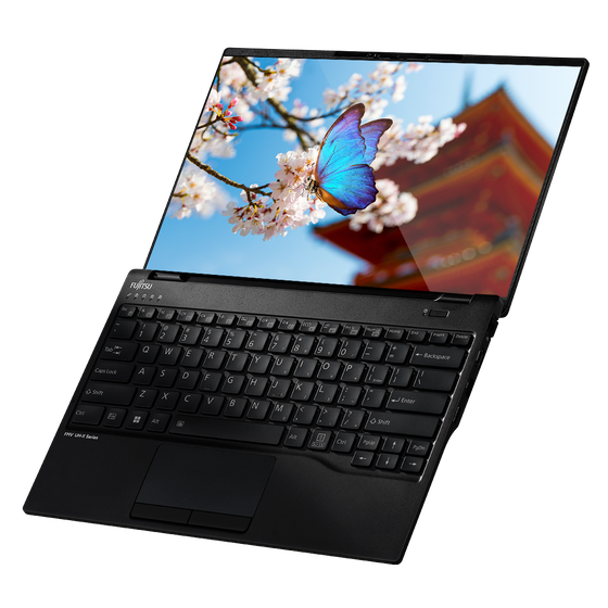 富士通クライアントコンピューティング株式会社の新ノートPC「FMV UH-X 14インチ」写真1