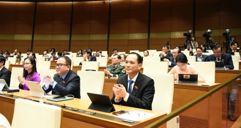 국회는 2025년부터 전자담배와 가열담배의 생산 및 판매를 금지하기로 합의했습니다.