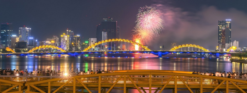 Không chỉ pháo hoa, sân khấu nghệ thuật đêm khai mạc DIFF 2023 cũng khiến khán giả phải “wow”