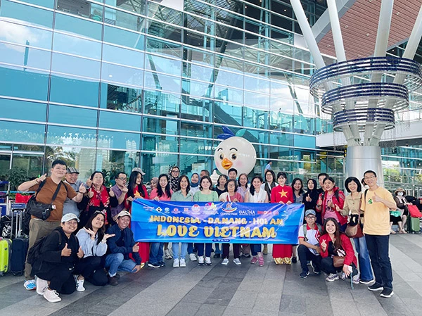 Đoàn famtrip Indonesia hạ cánh sân bay quốc tế Đà Nẵng ngày 16/7.