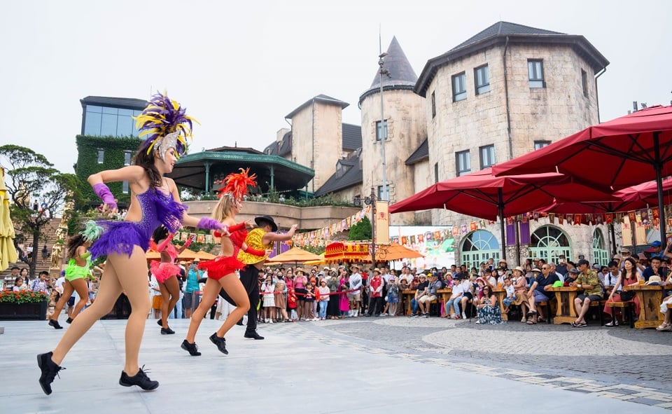 Sun World Ba Na Hills - the magnet of Da Nang tourism. Photo: Nguyen Minh