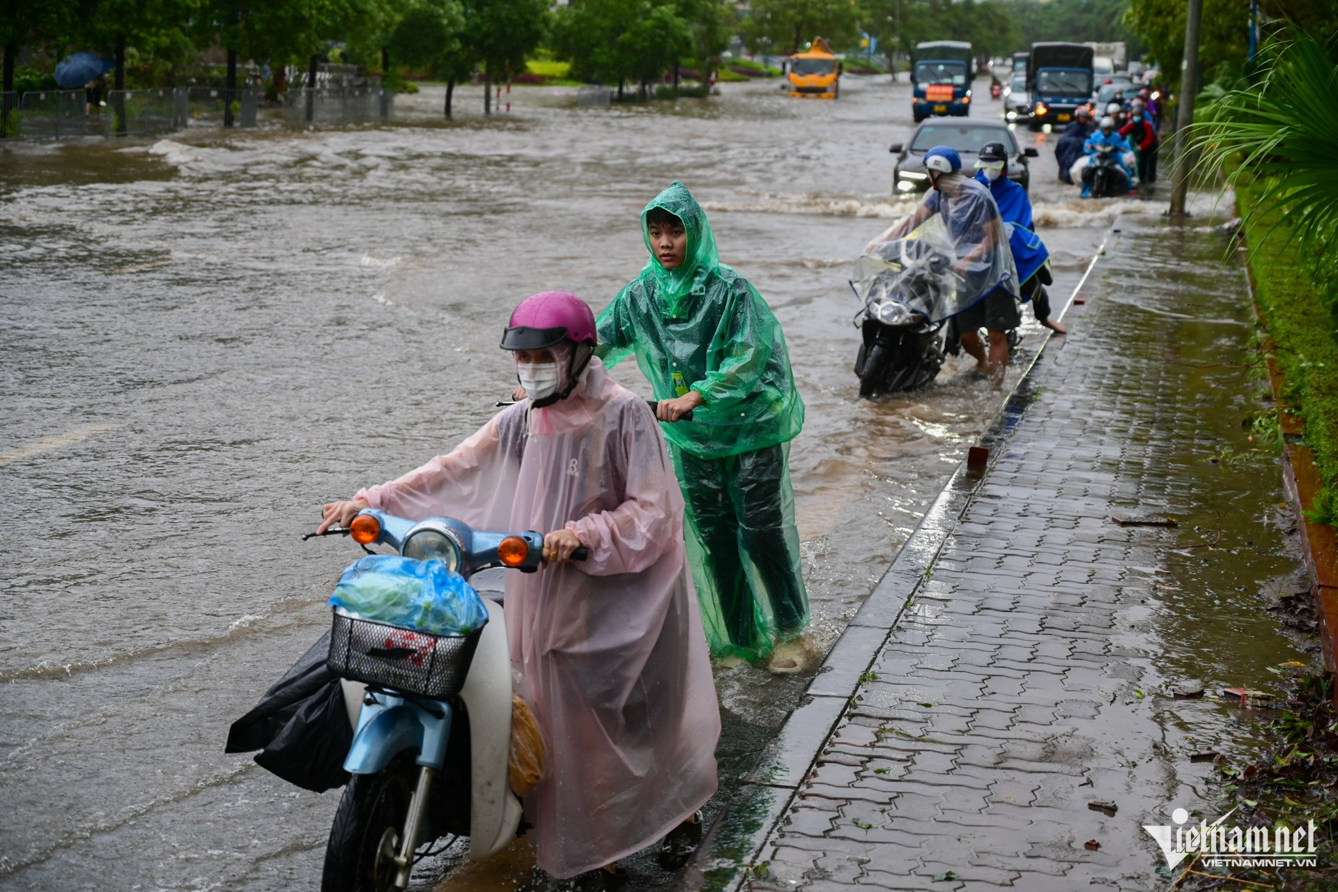 w ngap ha noi 20 4162.jpg