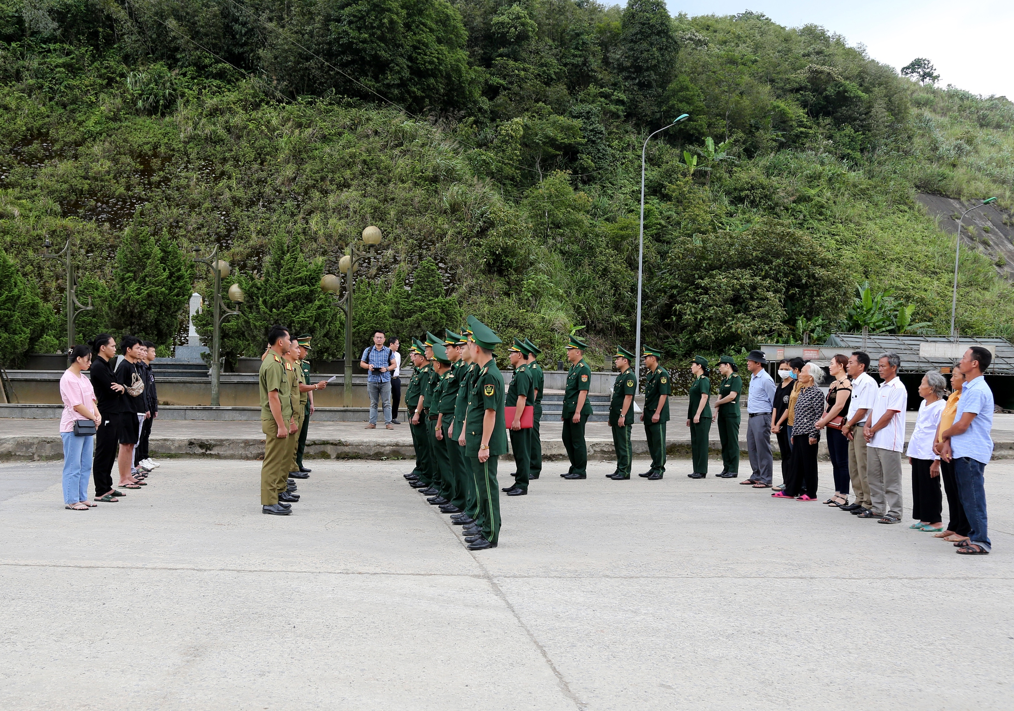 Lời kể của nạn nhân người Việt bị lừa sang Lào làm việc rồi đòi tiền chuộc - Ảnh 1.