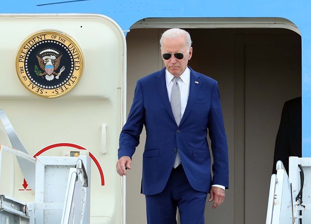 US-Präsident Joe Biden ist in Hanoi eingetroffen, um seinen Staatsbesuch in Vietnam zu beginnen. Foto 1