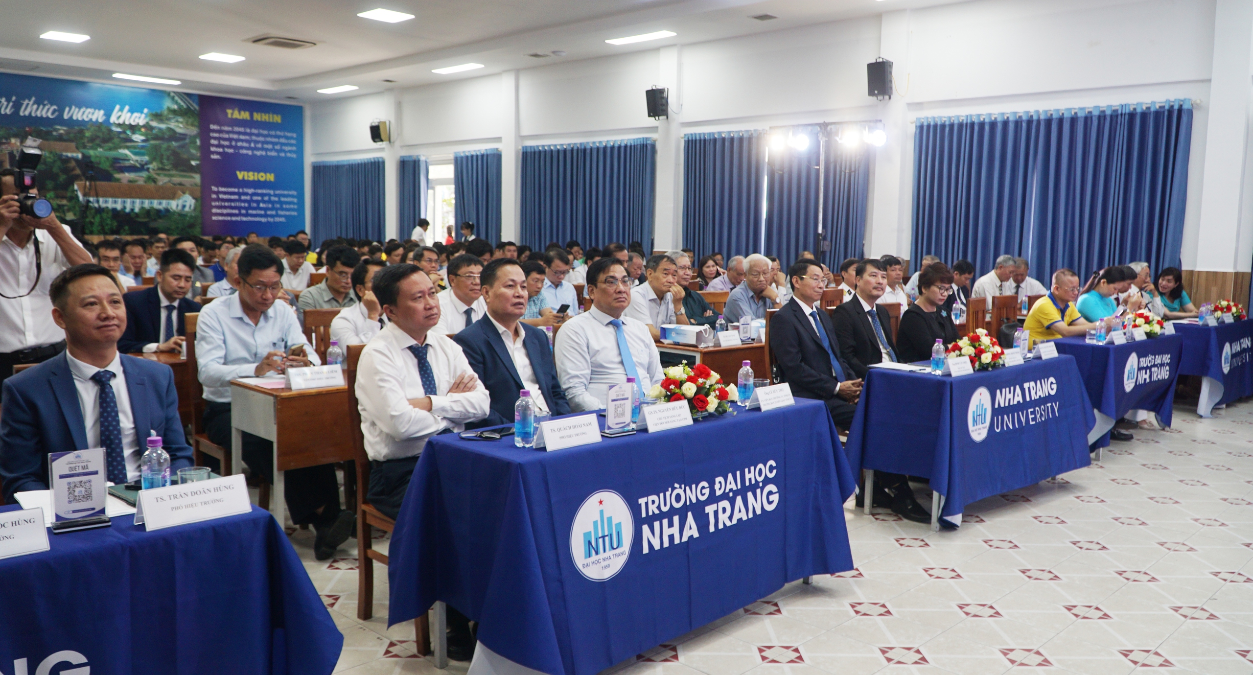 Trường ĐH Nha Trang: 65 năm đào tạo gần 110.000 người từ cao đẳng đến tiến sĩ- Ảnh 3.