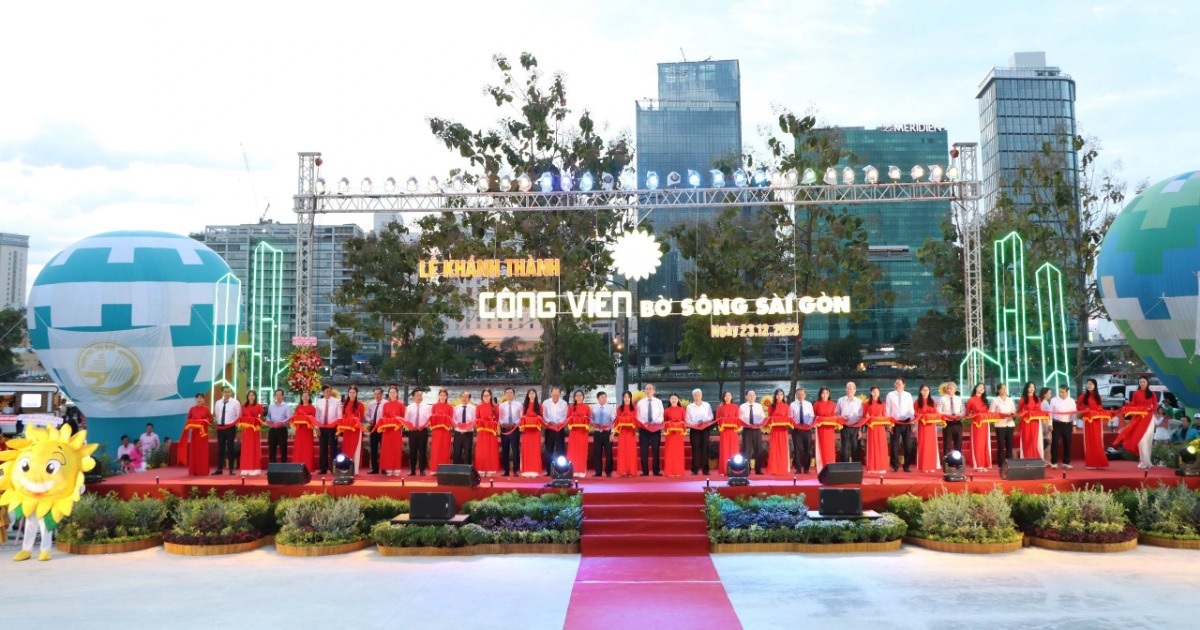 New entertainment spot for HCMC residents on Saigon riverbank