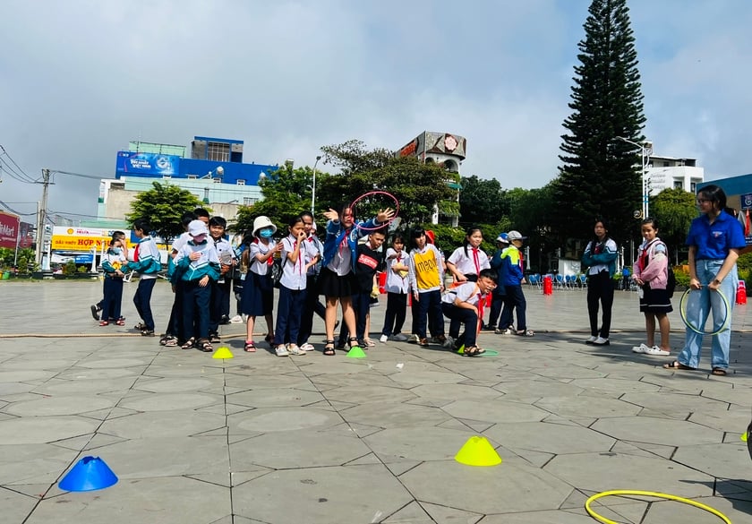 Pleiku opens summer - Children's Olympic Day photo 2