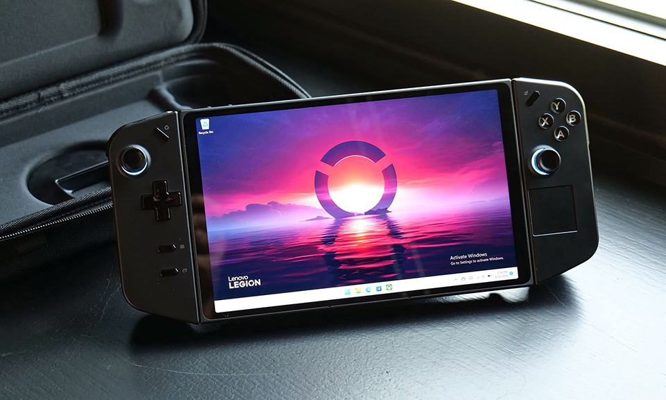 Lenovo anunció un dispositivo de juegos portátil con Windows 11 (imagen 1)