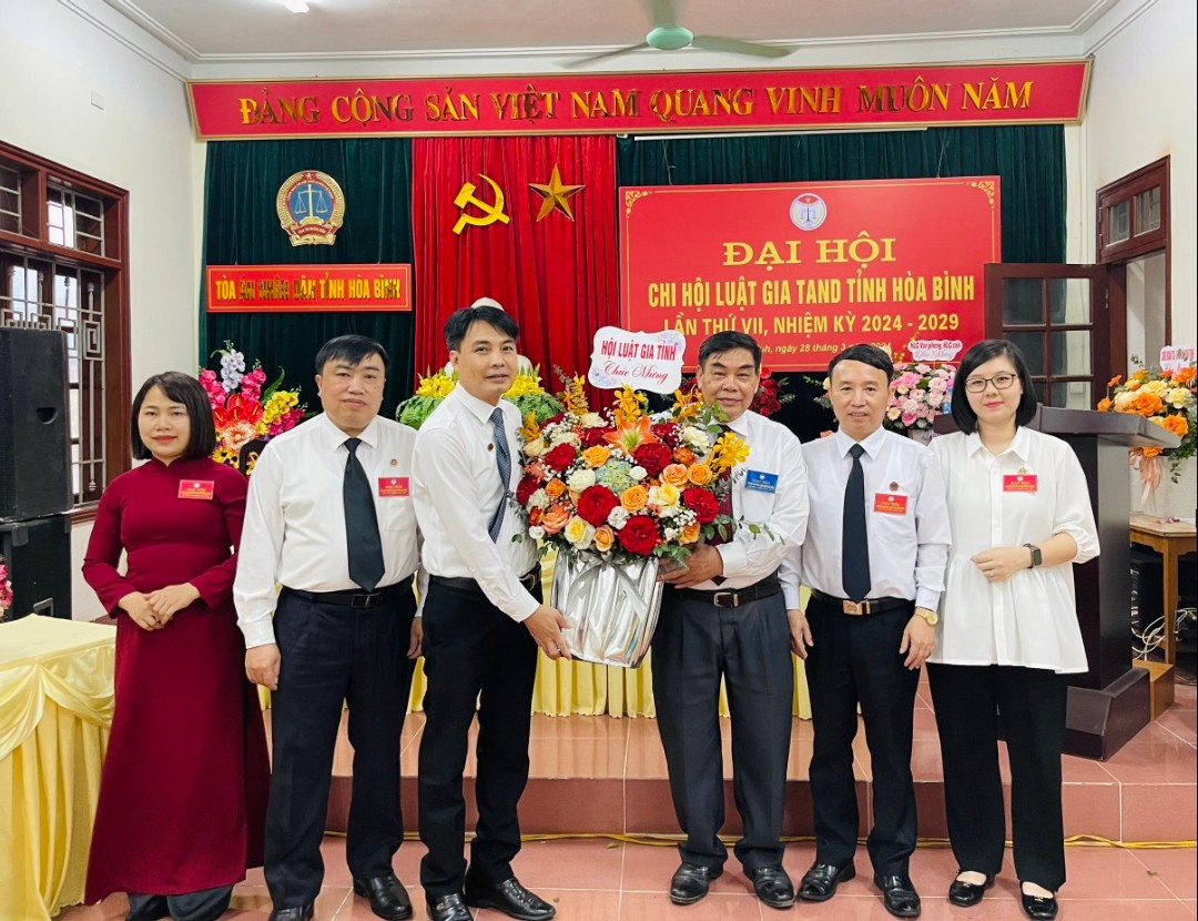 Événement - Congrès de l'Association des avocats du tribunal populaire de la province de Hoa Binh, mandat 2024-2029 (Image 2).