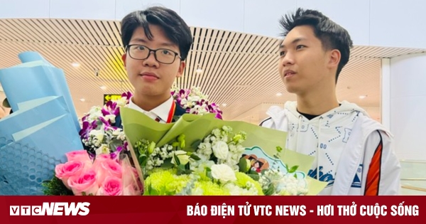 Hành trình đến với huy chương Bạc Olympic quốc tế của cậu học trò 15 tuổi