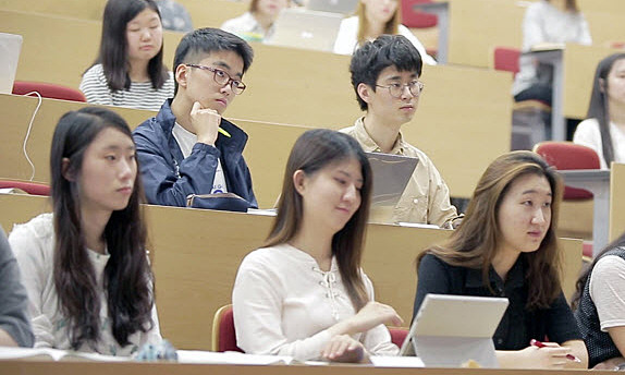 Universitätsabschlüsse der Marke „Seoul“ sind trotz hoher Kosten attraktiv