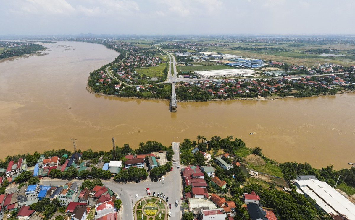 Vụ sập cầu Phong Châu: Vì sao chưa thể lắp đặt cầu phao? ảnh 18