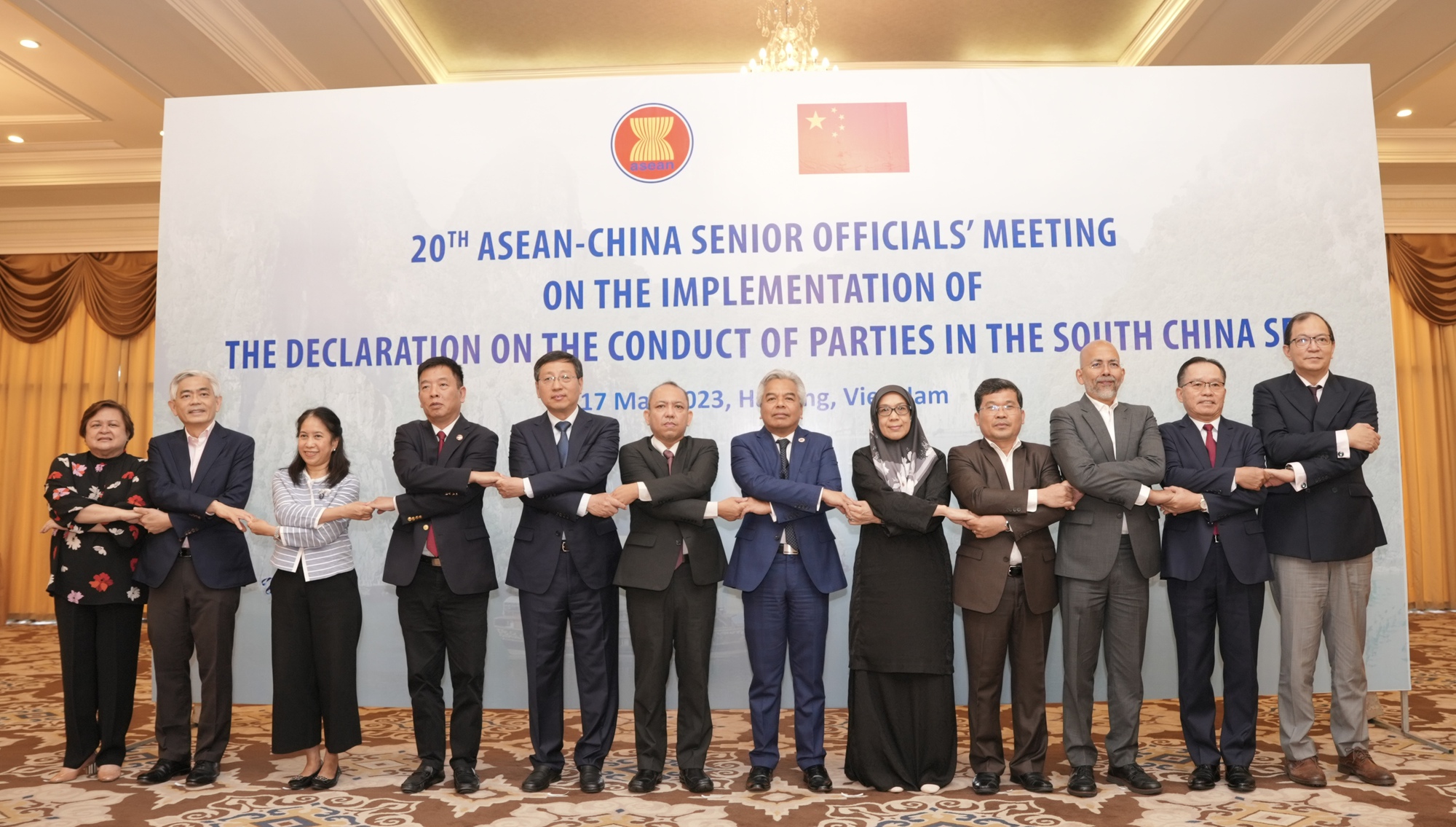 ASEAN và Trung Quốc cần "nói đi đôi với làm" trong vấn đề Biển Đông - Ảnh 1.