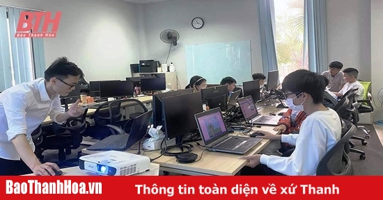 Cùng con bước vào thời đại số