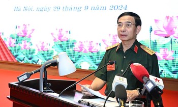 The army mobilized 16 units to participate in the exercise to protect the capital Hanoi.