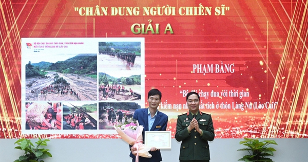 គោរព​ស្នាដៃ​ដែល​ទទួល​បាន​ជ័យ​លាភី​នៃ​ការ​ប្រលង​រូបថត "រូប​ទាហាន"