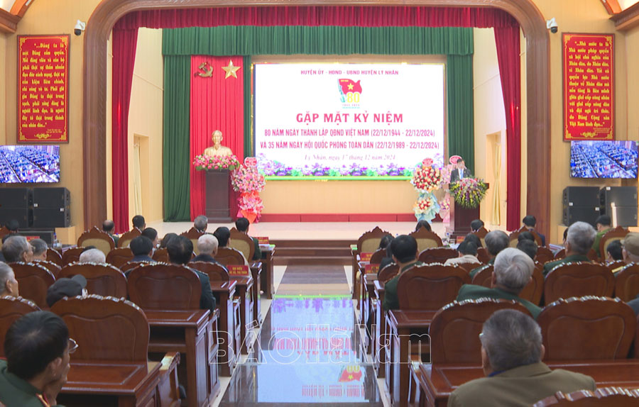 Der Bezirk Ly Nhan feiert den 80. Jahrestag der Gründung der vietnamesischen Volksarmee