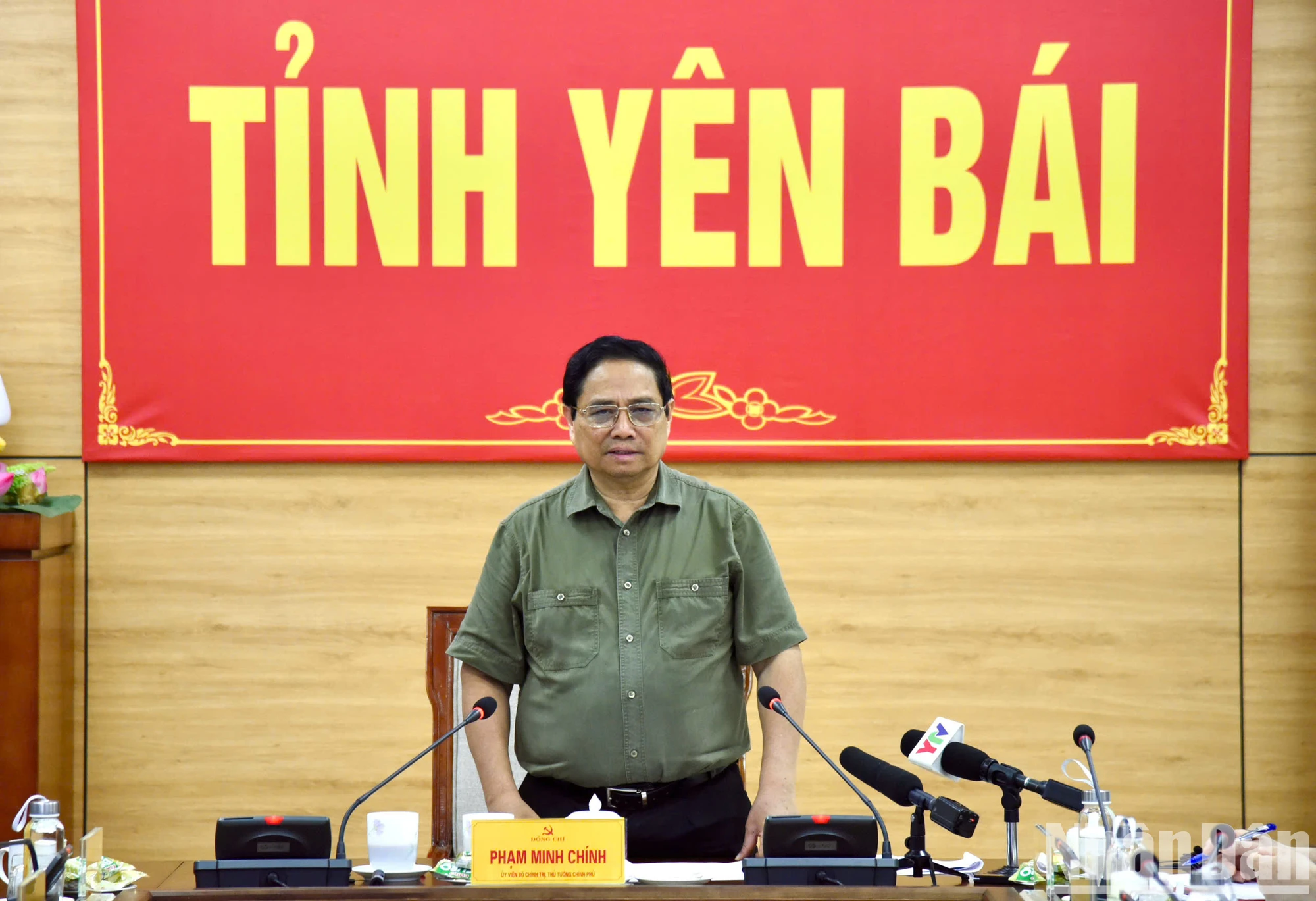 [Foto] Premierminister inspiziert Hochwassersanierung in Yen Bai Foto 4