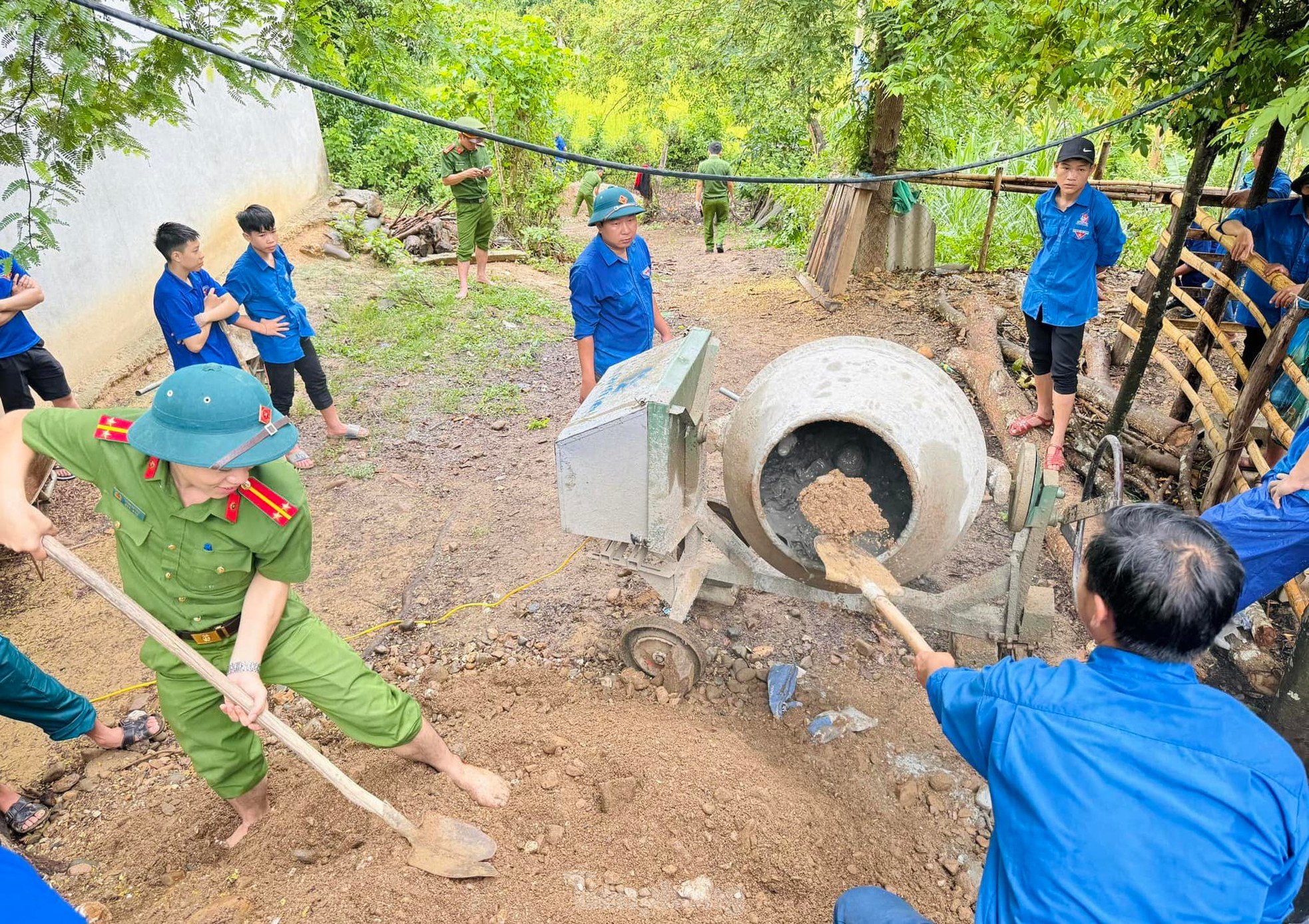 Des chiffres et des images impressionnants de jeunes de Nghe An lançant la campagne de bénévolat d'été, photo 7