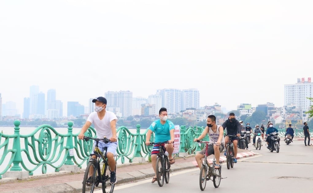 ถนนที่น่าสนใจเลียบทะเลสาบตะวันตก