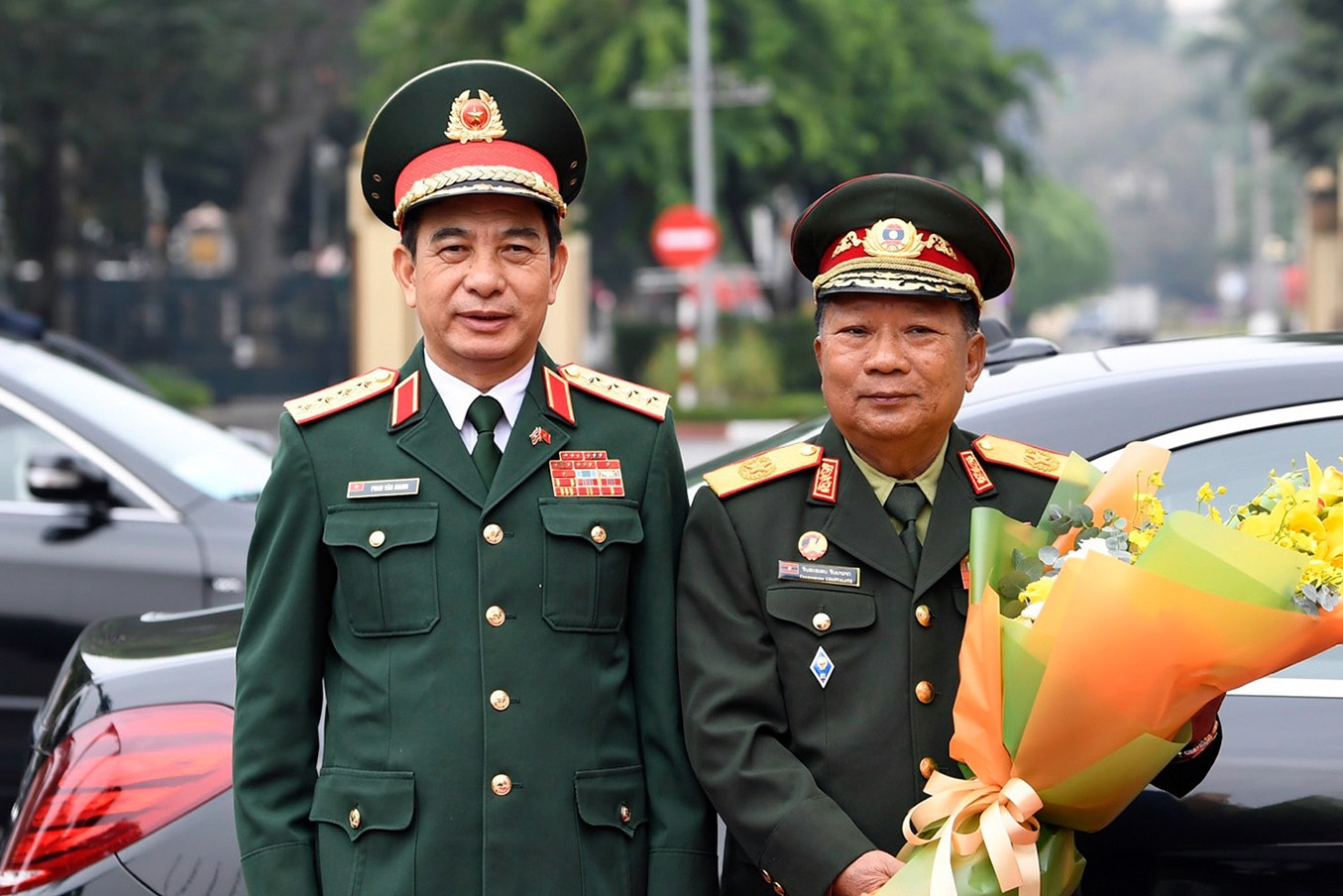 Vietnamese and Lao Defense Ministers to Meet at Border