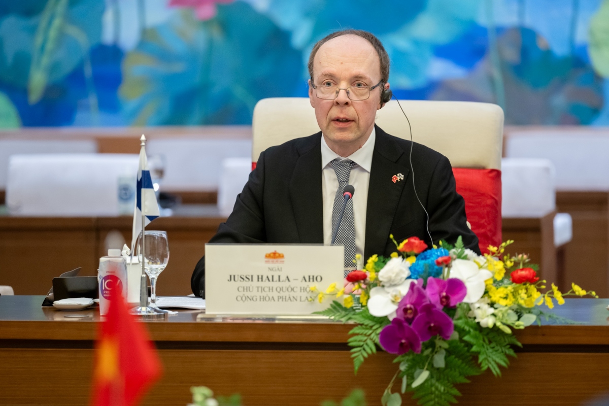chu tich quoc hoi vuong Dinh hue hoi dam voi chu tich quoc hoi phan lan hinh anh 5