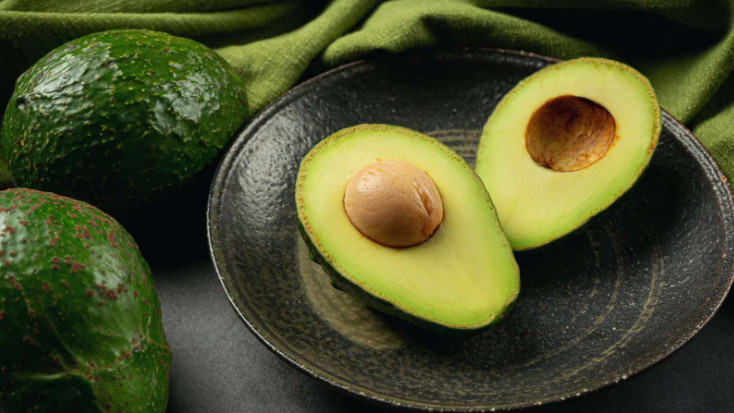 So lassen Sie Avocados schnell reifen. Bildquelle: Adobe Stock