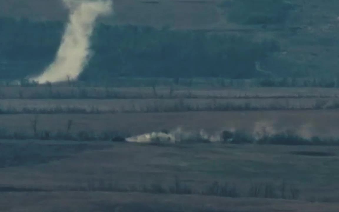 World - Russian anti-tank guided missile destroys US Bradley vehicle in Zaporozhy