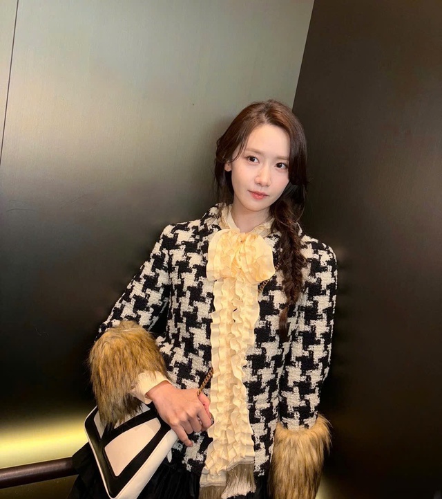 Yoona và Irene đẹp mãn nhãn với áo vải tweed, chuẩn visual tài phiệt- Ảnh 4.