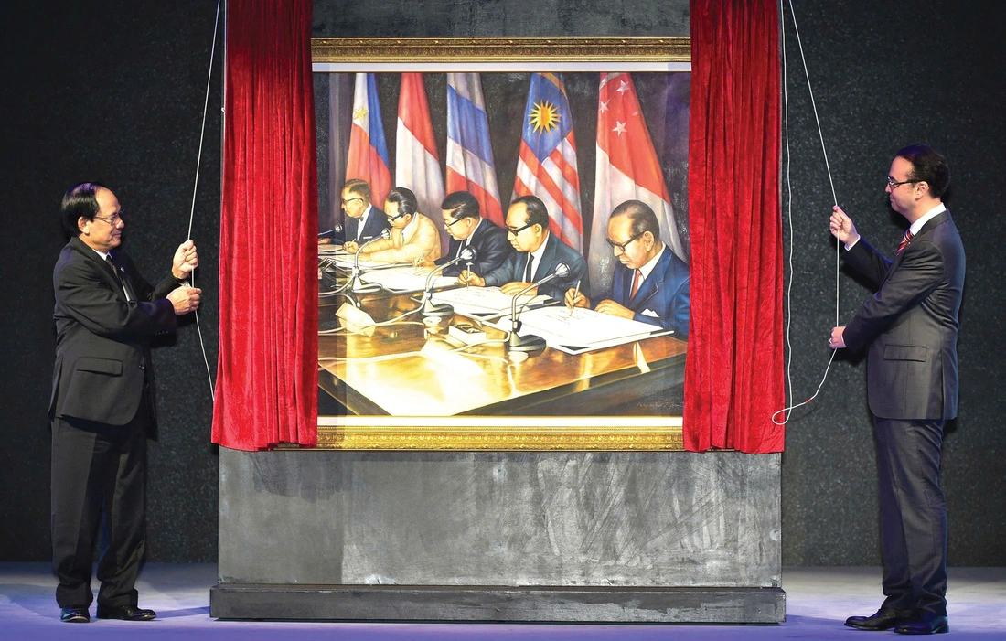 Diplomat Le Luong Minh: ASEAN is like a miniature United Nations