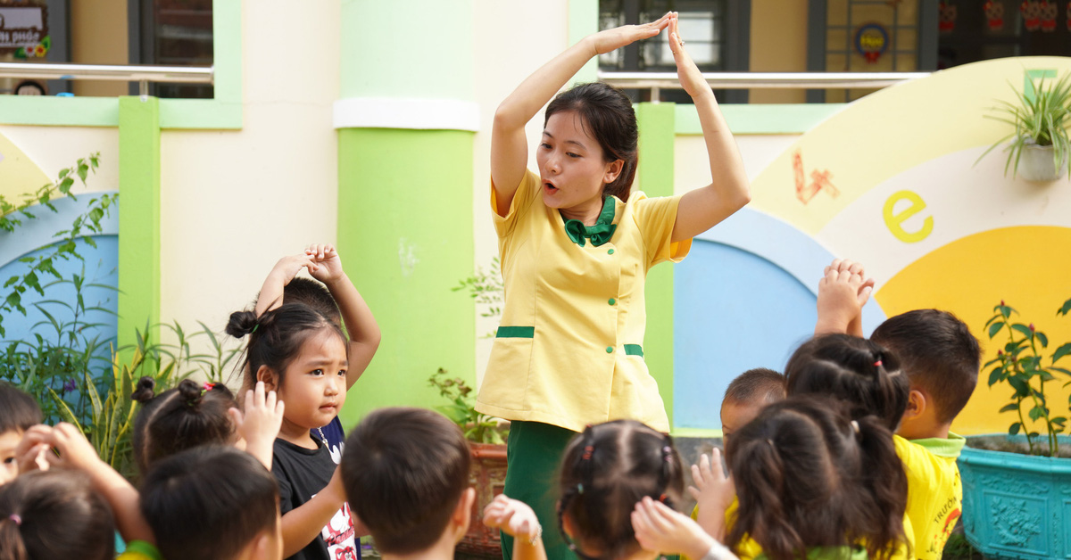 The classroom is 'salty' with the sweat of the sea breeze