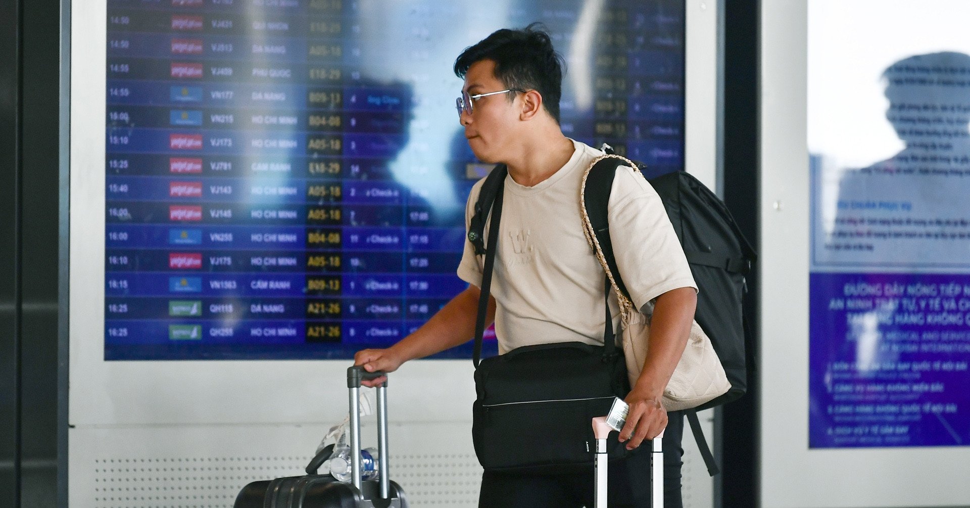 Lassen Sie nicht zu, dass Geschäftsleute am Flughafen ankommen und feststellen, dass sich ihr Abflug verzögert.