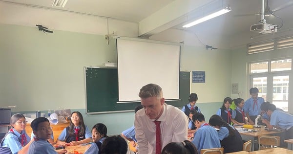 Plus de 30 000 étudiants de Hô-Chi-Minh-Ville étudient les mathématiques et les sciences en anglais