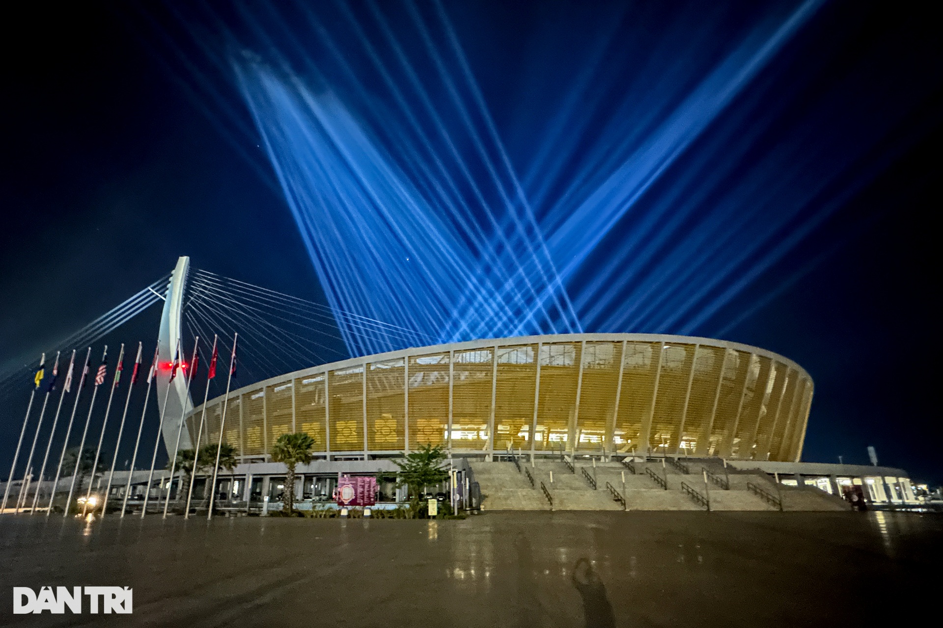 Công nhân Campuchia dựng lều, ăn ngủ dưới SVĐ triệu đô phục vụ SEA Games 32 - 12