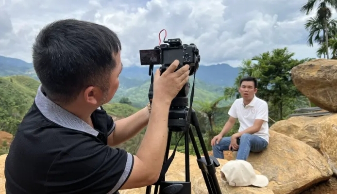 ដើម្បី​មាន​ស្នាដៃ​ទូរទស្សន៍​មាន​គុណភាព​ដើម្បី​ចូល​រួម​ក្នុង​ពាន​រង្វាន់​សារព័ត៌មាន?