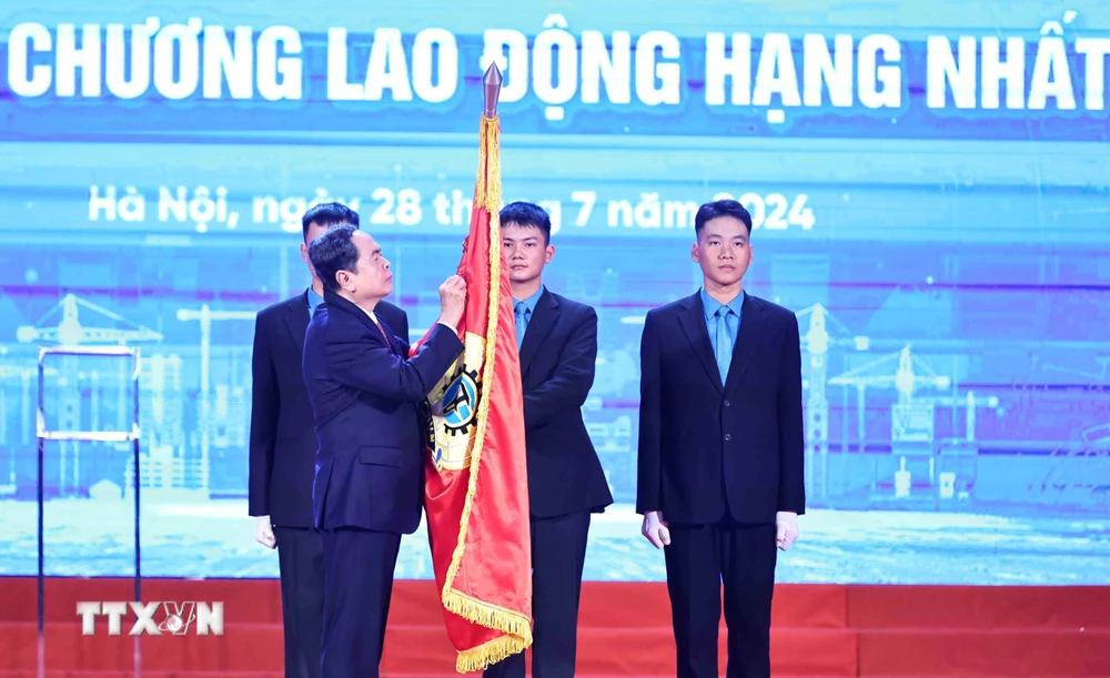 TTXVN_2807ChutichQuochoi3.jpg