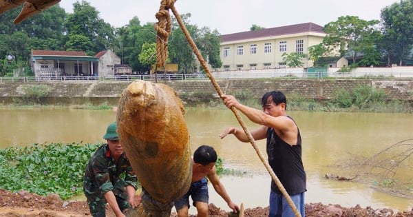 Bergung und Zündung einer Bombe in der Nähe des Flussufers in Ha Tinh