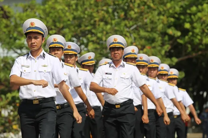  Phần duyệt đội ngũ với sự tham gia của nhiều lực lượng. (Ảnh: Hồng Sơn/Vietnam+) 