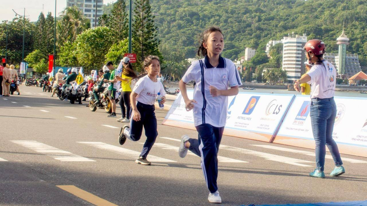 3,000 people participate in Vung Tau coastal run 2