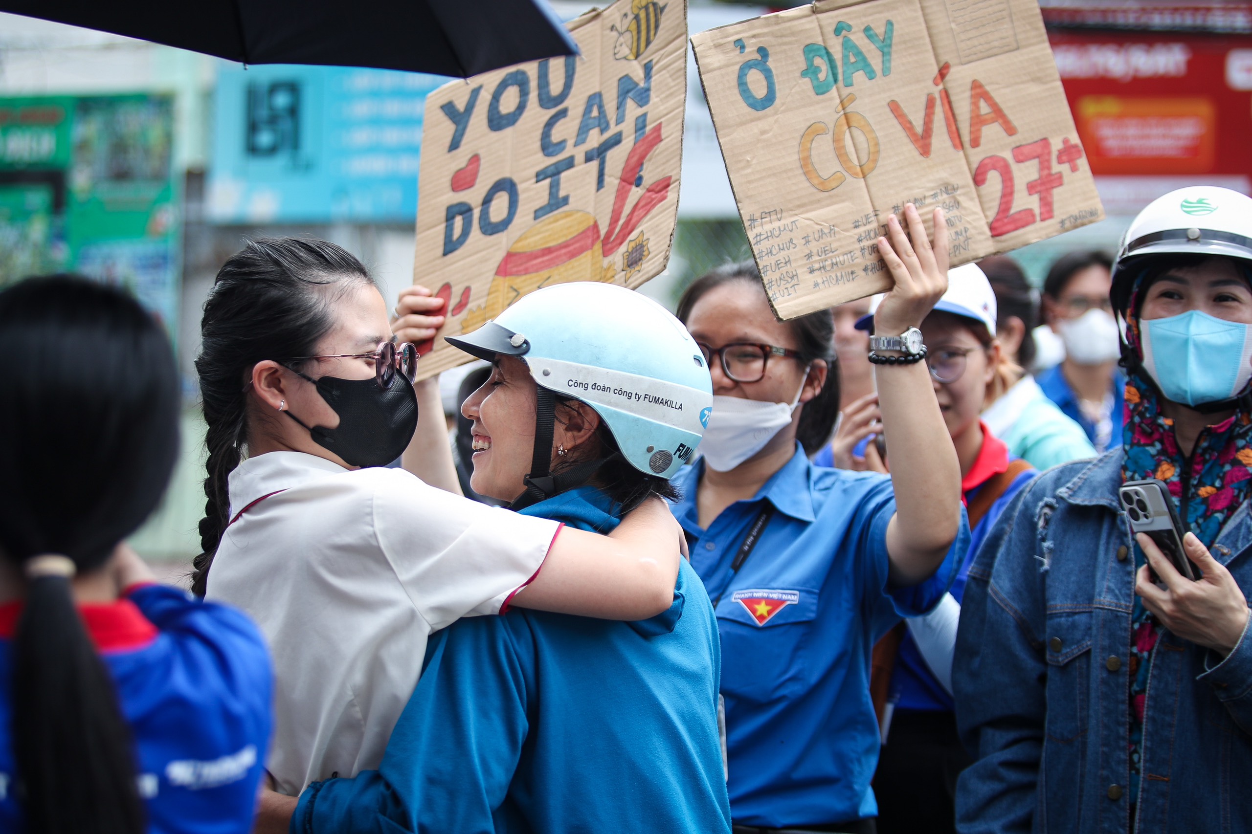 Ngày gia đình Việt Nam: Mẹ học lớp 3 mong con vào ĐH, một đời bình an- Ảnh 10.