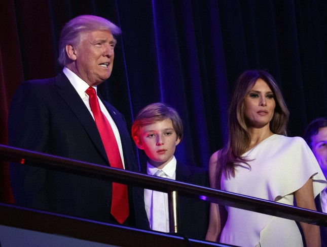 Мелания Трамп снова нарушает нормы для американских первых леди фото 4