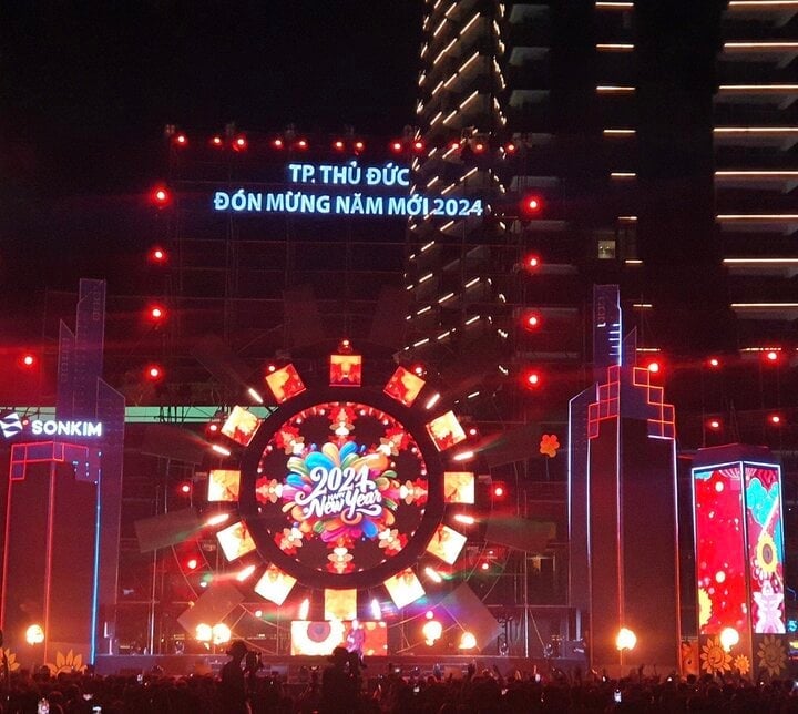 With the in-depth knowledge and extensive experience of Truong Thinh, Electro-Voice and Dynacord engineers successfully installed and operated the Countdown 2024 event, bringing the audience many unforgettable impressions at Thu Thiem Park.