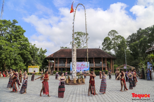 Hỗ trợ bảo tồn, phát huy văn hóa phi vật thể các dân tộc thiểu số có nguy cơ mai một - Ảnh 1.